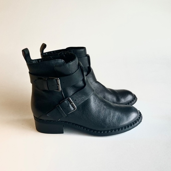 Gentle Souls Black Genuine Leather Rubber Outsole Ankle Boots size 9 - Picture 2 of 13